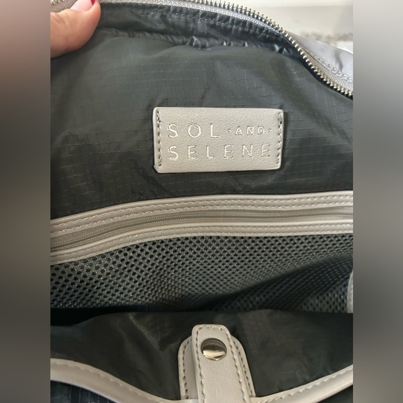 Sol and Selene gray/silver quilted shoulder bag in excellent condition - Picture 6 of 12